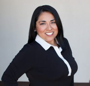 Olinca Reyes Kirch Headshot 2